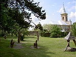 Katolikus templom a j�tsz�t�rrel, az els� helysz�n.