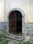 A reform�tus templom bej�rata, a m�sodik helysz�n