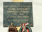 Kájelné emléktáblája lakása falán Kájelné emléktáblája lakása falán
