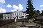 E�tv�s J�zsef Szakk�z�piskola a v�r udvar�n