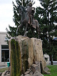 Szent László szobra a főtéren