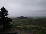 A Szentiv�nyi f�ldv�r dombja a v�rb�l