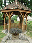 Vár forrás a parkolónál Vár forrás a parkolónál