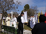 Szentmise a temetőben