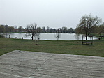 A tó a színpadról