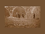Emberek a viadukt alatt Emberek a viadukt alatt