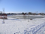 Tó, pihenők, szalonnasütők, körbe futópálya Tó, pihenők, szalonnasütők, körbe futópálya