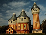 A kátránytornyok A kátránytornyok