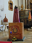 A kegyszobor A kegyszobor
