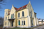 Kastély oldalról Kastély oldalról