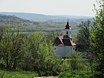 A kápolna látképe a d' Argenteau-kereszttől
