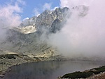 A Gerlacfalvi-csúcs tömbje a Batizfalvi-tótól.