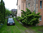 Parkolás az udvarban Parkolás az udvarban
