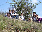 Eszter, Zsuzsi, Gombi, Anna, Zsemi, Peti bá' Zsozsóval (2007. április) Eszter, Zsuzsi, Gombi, Anna, Zsemi, Peti bá' Zsozsóval (2007. április)