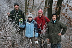 GeoSzilveszter 2007: csapatunk (Avranella, Juju, SirGalahad és én) zsákmányolt ajándékával (egy fejlámpával) GeoSzilveszter 2007: csapatunk (Avranella, Juju, SirGalahad és én) zsákmányolt ajándékával (egy fejlámpával)