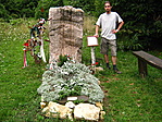 Rockenbauer Pál sírjánál Rockenbauer Pál sírjánál