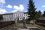 Eötvös József Szakközépiskola a vár udvarán