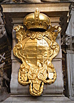 Magyar címer a pestis szobron