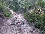 Bér-hegy mellett már gyakorolhatjuk a downhillt (Sötét-horog) Bér-hegy mellett már gyakorolhatjuk a downhillt (Sötét-horog)