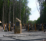 Kfor katonák emlékműve a helyszínen