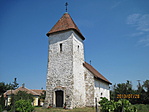 A templom, előtte szőlőültetvények