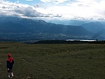 Megyek le a Monte Roenről. Megyek le a Monte Roenről.