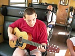 Gitározás a vonaton Gitározás a vonaton